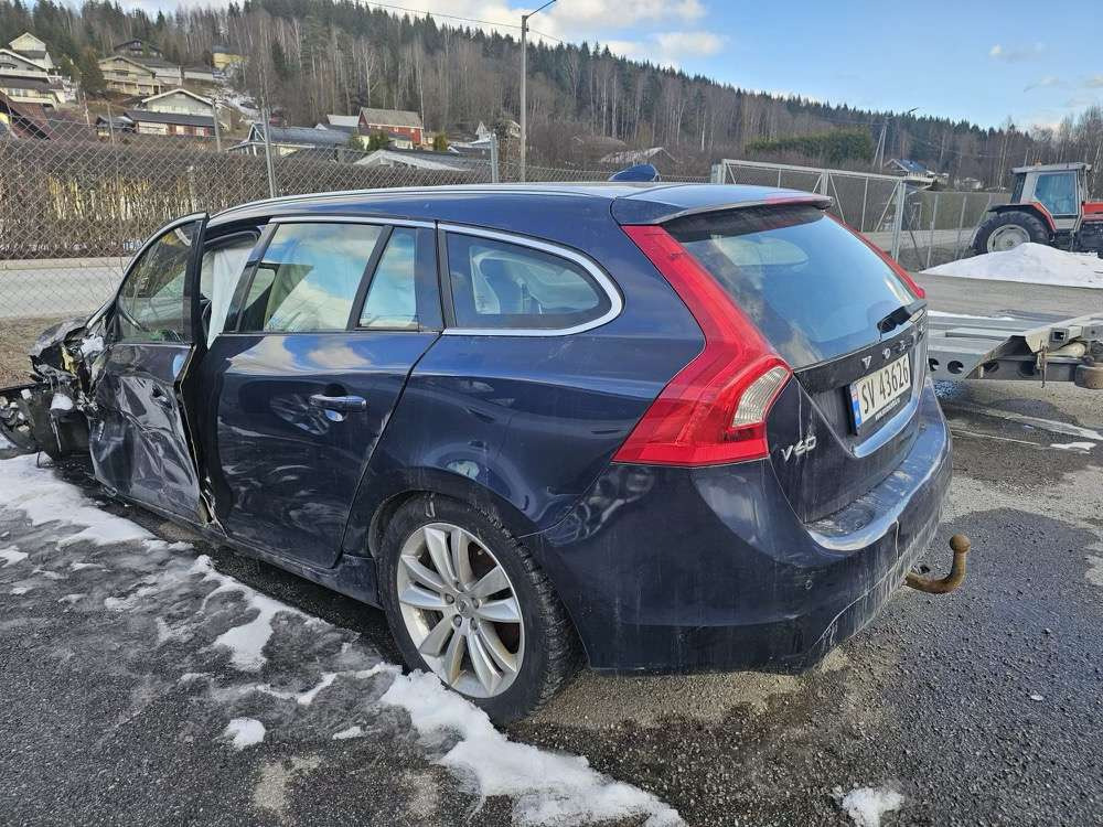 2013 Volvo V60 (rep.-objekt) - Automobil: obrázok 5 2013 Volvo V60 (rep.-objekt) - Automobil: obrázok 5