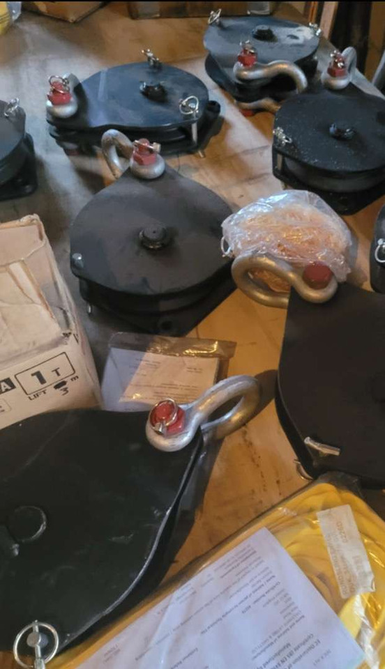 4stk Yale kasteblokker 3t UBRUKTE! - Vybavenie garáže/ Dielne: obrázok 2 4stk Yale kasteblokker 3t UBRUKTE! - Vybavenie garáže/ Dielne: obrázok 2