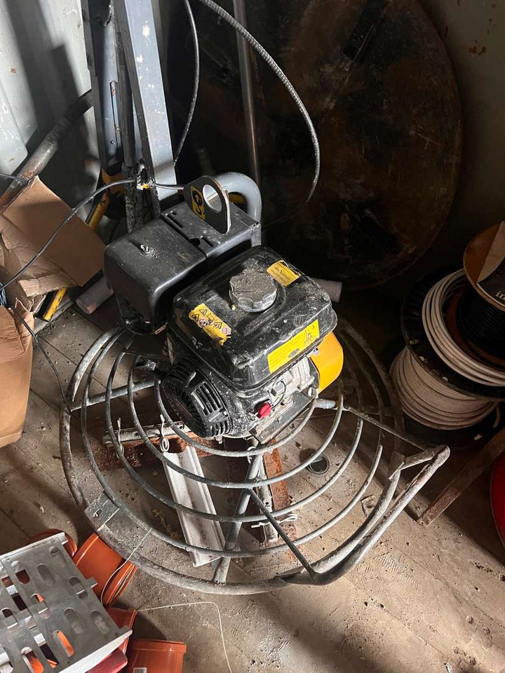 Atlas Copco Betonghelikopter m/ Honda-motor - Vybavenie garáže/ Dielne: obrázok 2 Atlas Copco Betonghelikopter m/ Honda-motor - Vybavenie garáže/ Dielne: obrázok 2