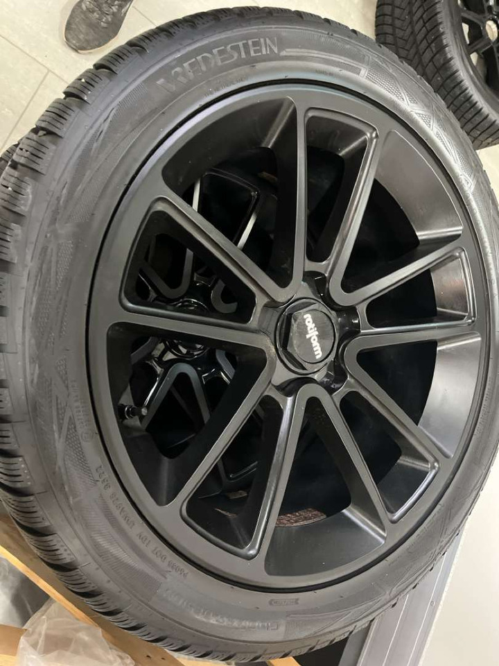 Eksklusive dekk og felger til Mercedes G-Class (G-Wagon) - Nástroj/ Vybavenie: obrázok 1 Eksklusive dekk og felger til Mercedes G-Class (G-Wagon) - Nástroj/ Vybavenie: obrázok 1