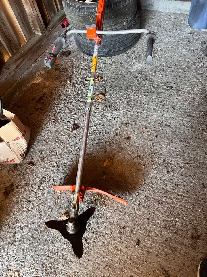 Husqvarna kantklipper repobjekt - Záhradná kosačka: obrázok 4 Husqvarna kantklipper repobjekt - Záhradná kosačka: obrázok 4