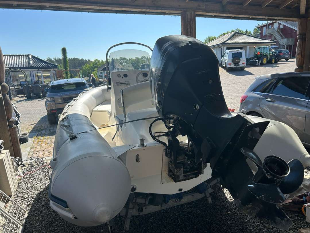 2005 Rib Bombard Explorer SB + Båtmotor Suzuki 70 Hk (Ny minstepris) - Iné stroje: obrázok 4 2005 Rib Bombard Explorer SB + Båtmotor Suzuki 70 Hk (Ny minstepris) - Iné stroje: obrázok 4