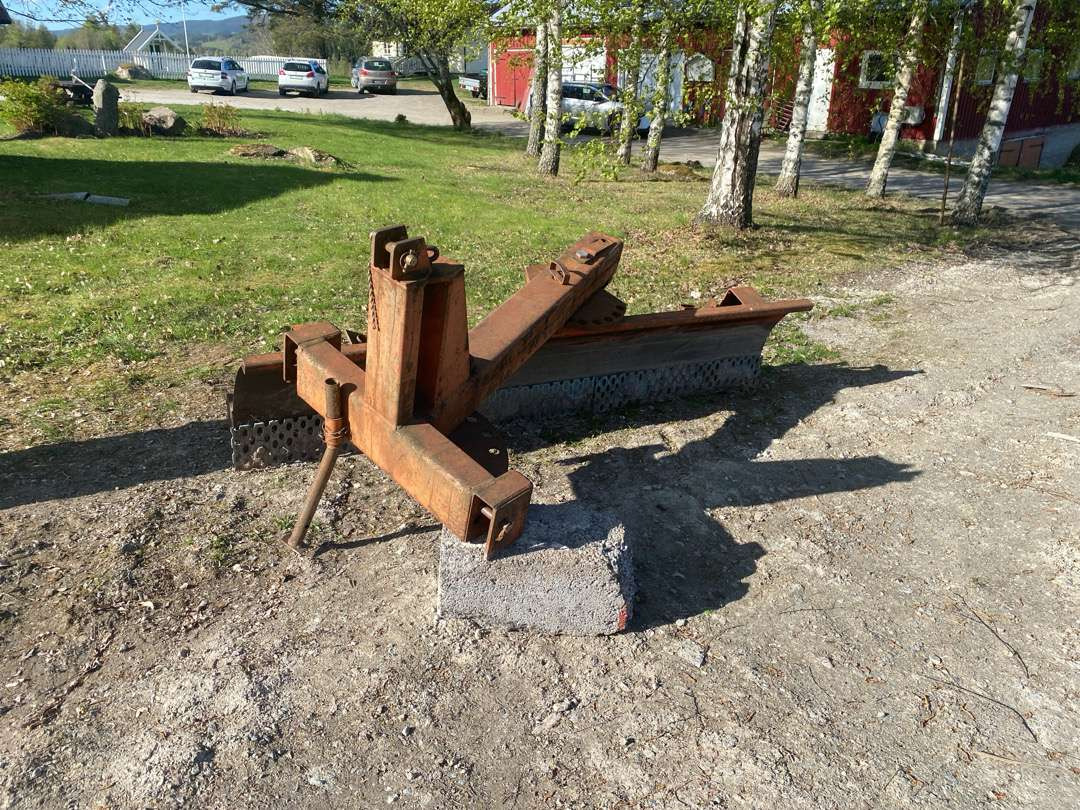 Helt og fint brøyteskjær - Poľnohospodárske stroje: obrázok 2 Helt og fint brøyteskjær - Poľnohospodárske stroje: obrázok 2