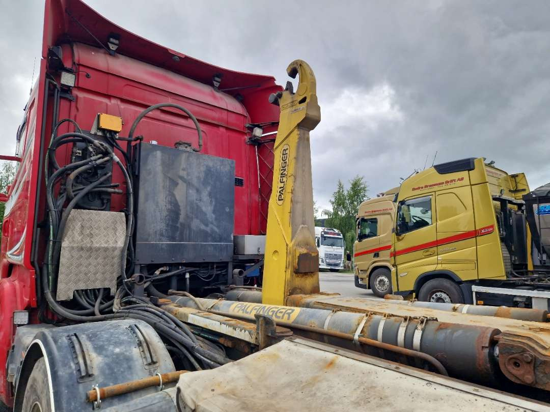 Scania R580 Brøytebil med sideplog og hydraulisk saltsystem - Hákový nosič kontajnerov: obrázok 5 Scania R580 Brøytebil med sideplog og hydraulisk saltsystem - Hákový nosič kontajnerov: obrázok 5