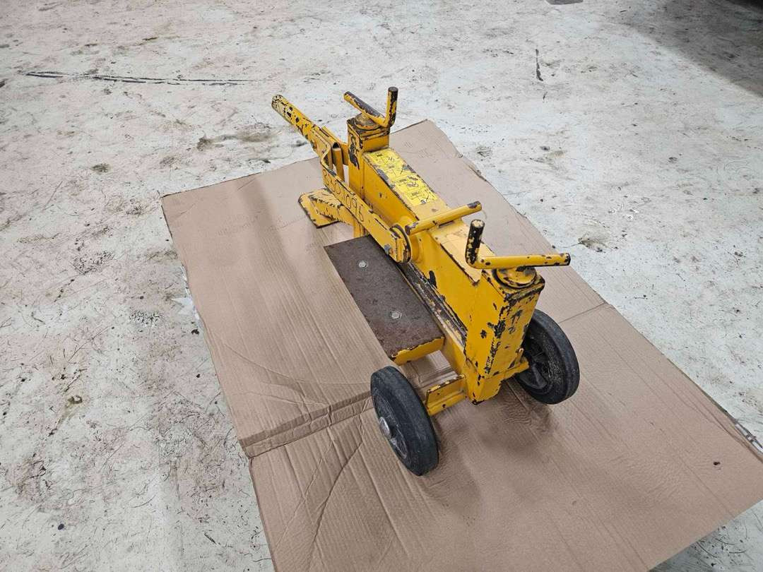 Sten kutter fra Revo Compact 35 - Vybavenie garáže/ Dielne: obrázok 1 Sten kutter fra Revo Compact 35 - Vybavenie garáže/ Dielne: obrázok 1