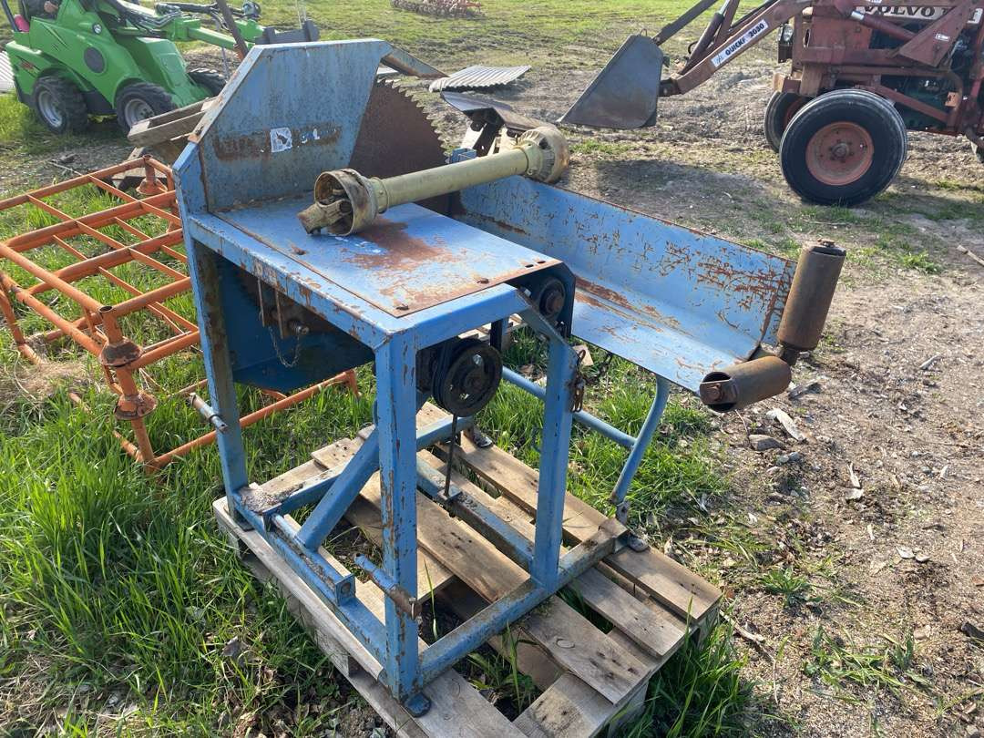 Vedsag til traktor - Vybavenie garáže/ Dielne: obrázok 3 Vedsag til traktor - Vybavenie garáže/ Dielne: obrázok 3