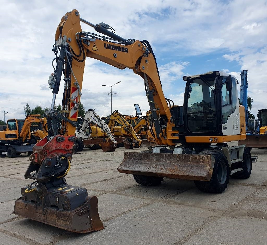 Liebherr A 910 Compact - Kolesové rýpadlo: obrázok 1 Liebherr A 910 Compact - Kolesové rýpadlo: obrázok 1