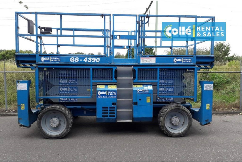 Genie GS 4390 RT | 2008 - Samohybná plošiny: obrázok 2 Genie GS 4390 RT | 2008 - Samohybná plošiny: obrázok 2