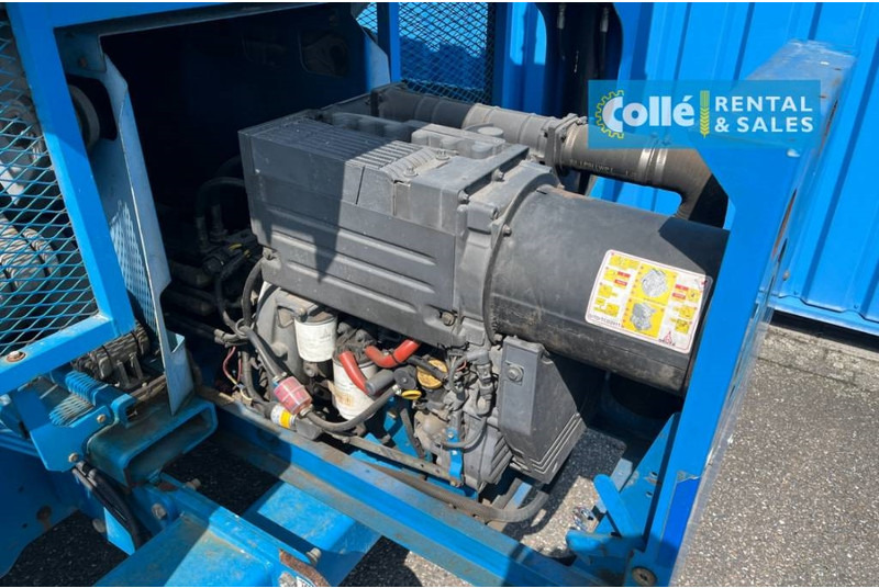 Genie GS 4390 RT | 2008 - Samohybná plošiny: obrázok 5 Genie GS 4390 RT | 2008 - Samohybná plošiny: obrázok 5