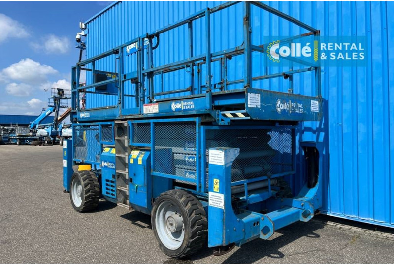 Genie GS 4390 RT | 2008 - Samohybná plošiny: obrázok 3 Genie GS 4390 RT | 2008 - Samohybná plošiny: obrázok 3