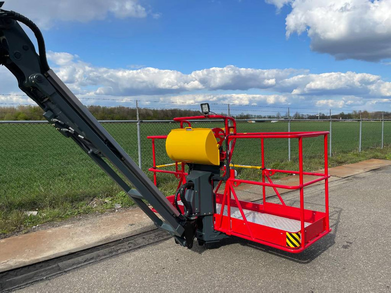 MAGNI BT24RT BT 24 RT 4x4x4 454kg! 24m! - Teleskopická plošina: obrázok 3 MAGNI BT24RT BT 24 RT 4x4x4 454kg! 24m! - Teleskopická plošina: obrázok 3
