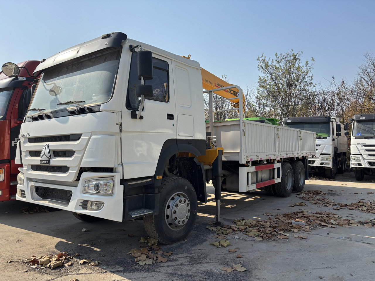 HOWO - Auto s hydraulickou rukou: obrázok 2 HOWO - Auto s hydraulickou rukou: obrázok 2