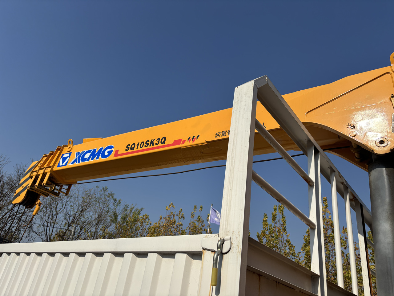 HOWO - Auto s hydraulickou rukou: obrázok 5 HOWO - Auto s hydraulickou rukou: obrázok 5