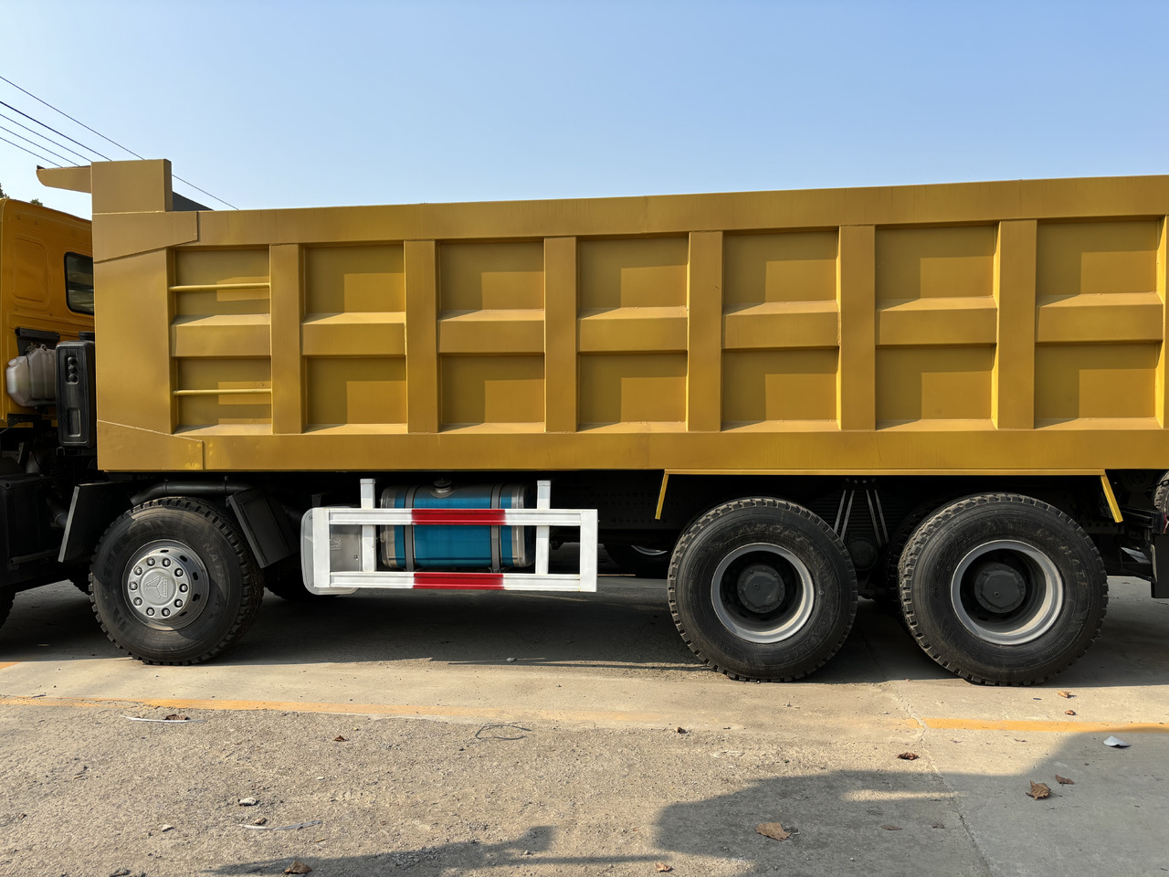 SINOTRUK HOWO - Sklápač: obrázok 3 SINOTRUK HOWO - Sklápač: obrázok 3