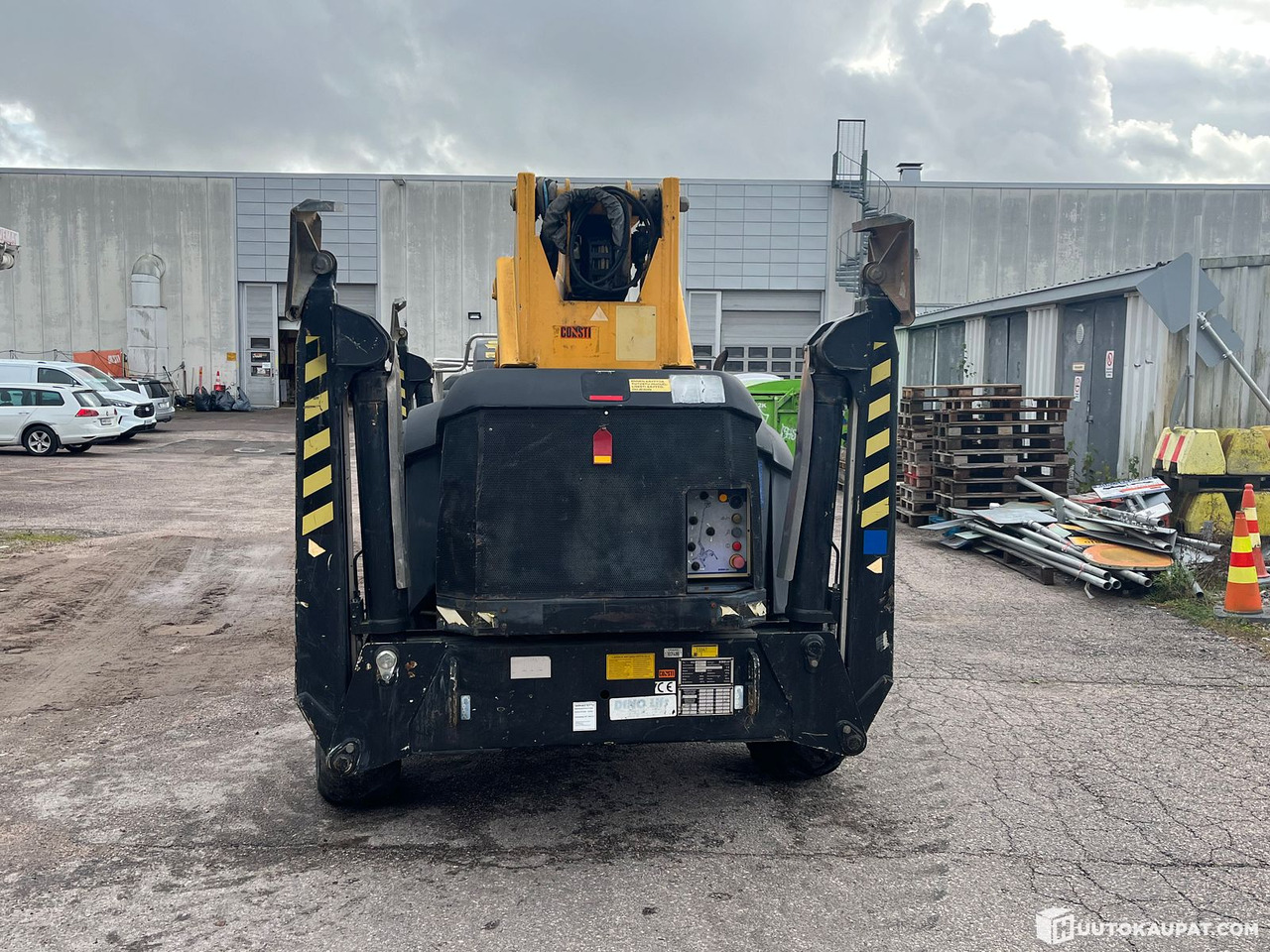 Dino 205RXT, Kuukulkija henkilönostin, Kymppi voimassa vuoteen 2029, Korjattavaksi, 2005, Vantaa - Prívesná plošina: obrázok 4 Dino 205RXT, Kuukulkija henkilönostin, Kymppi voimassa vuoteen 2029, Korjattavaksi, 2005, Vantaa - Prívesná plošina: obrázok 4