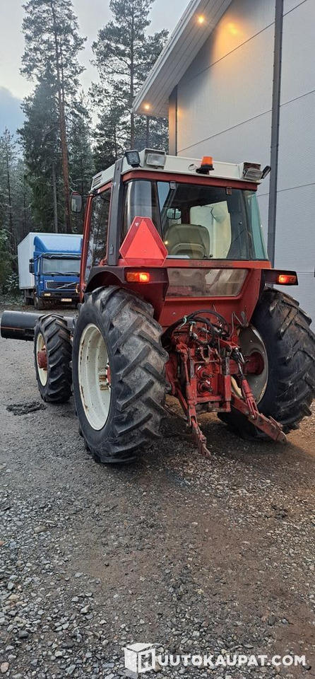 International 585XL, 1985, Diesel, 6 147 h Traktori, Kruunupyy - Traktor: obrázok 4 International 585XL, 1985, Diesel, 6 147 h Traktori, Kruunupyy - Traktor: obrázok 4