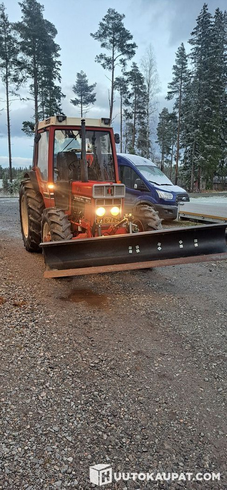 International 585XL, 1985, Diesel, 6 147 h Traktori, Kruunupyy - Traktor: obrázok 2 International 585XL, 1985, Diesel, 6 147 h Traktori, Kruunupyy - Traktor: obrázok 2