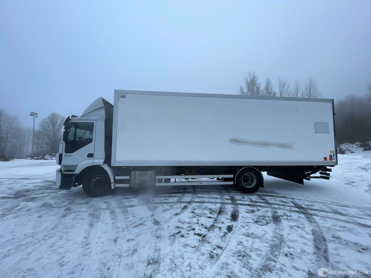 Iveco Stralis, 2015 Umpikori Kuorma-auto, Hämeenlinna - Skříňový nákladní auto: obrázok 1 Iveco Stralis, 2015 Umpikori Kuorma-auto, Hämeenlinna - Skříňový nákladní auto: obrázok 1