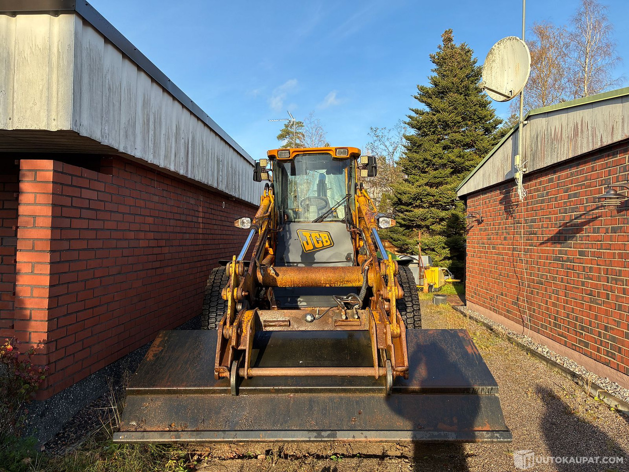 JCB 412, 1999 Pyöräkuormaaja + 3 kauhaa yms, Tuusula - Kolesový nakladač: obrázok 5 JCB 412, 1999 Pyöräkuormaaja + 3 kauhaa yms, Tuusula - Kolesový nakladač: obrázok 5