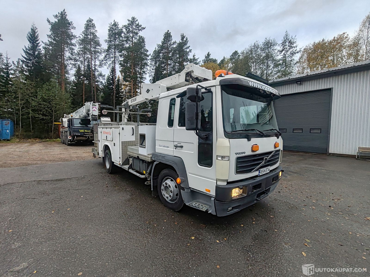 Volvo FL6 nostokoriauto, 2004, Kurikka - Nákladné auto: obrázok 1 Volvo FL6 nostokoriauto, 2004, Kurikka - Nákladné auto: obrázok 1