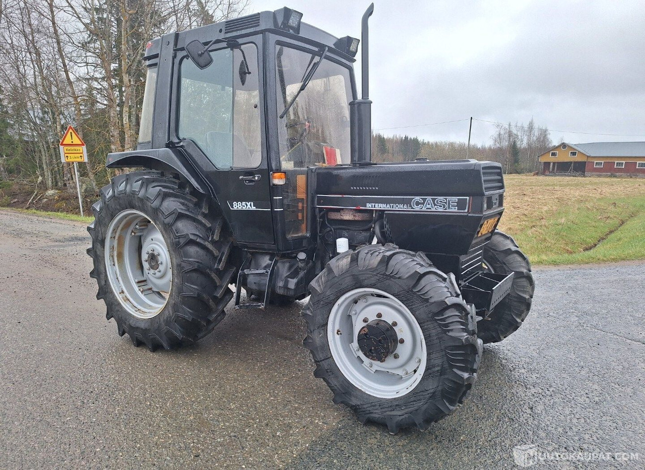 Case IH 885XL, 1988, 4.4 l, Diesel, 7 900 h Traktori, Akaa - Poľnohospodárske stroje: obrázok 3 Case IH 885XL, 1988, 4.4 l, Diesel, 7 900 h Traktori, Akaa - Poľnohospodárske stroje: obrázok 3