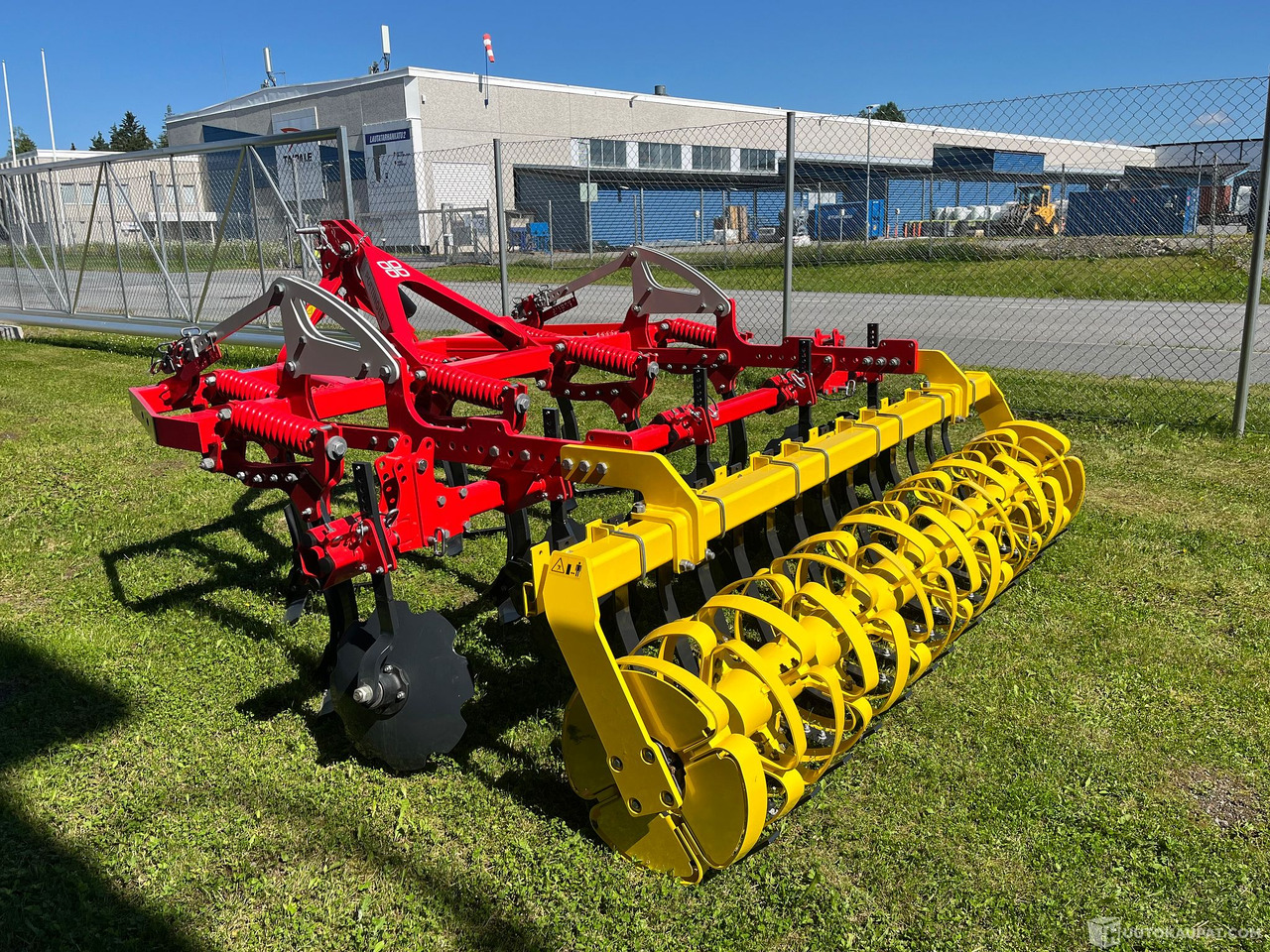 Pöttinger Synkro 3020 Nova, Kultivaattori pakkerilla, OKRASPECIAL, 2025, Hämeenlinna - Poľnohospodárske stroje: obrázok 4 Pöttinger Synkro 3020 Nova, Kultivaattori pakkerilla, OKRASPECIAL, 2025, Hämeenlinna - Poľnohospodárske stroje: obrázok 4