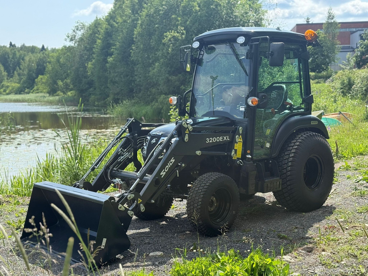 Solis 26 HST ohjaamolla ja etukuormaajalla, 2024, alvillinen, lähes ajamaton, Jyväskylä - Poľnohospodárske stroje: obrázok 1 Solis 26 HST ohjaamolla ja etukuormaajalla, 2024, alvillinen, lähes ajamaton, Jyväskylä - Poľnohospodárske stroje: obrázok 1