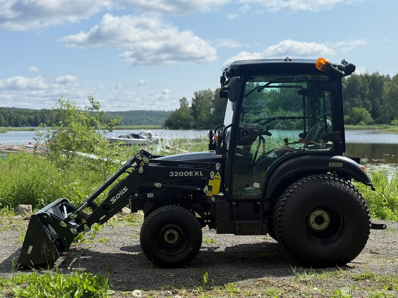 Solis 26 HST ohjaamolla ja etukuormaajalla, 2024, alvillinen, lähes ajamaton, Jyväskylä - Poľnohospodárske stroje: obrázok 2 Solis 26 HST ohjaamolla ja etukuormaajalla, 2024, alvillinen, lähes ajamaton, Jyväskylä - Poľnohospodárske stroje: obrázok 2
