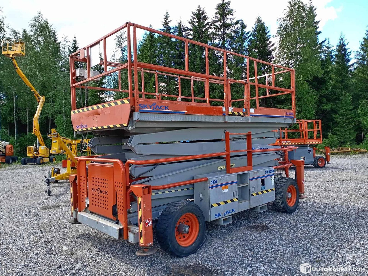 Skyjack SJ 9250 4x4 scissor lift, Inspected!, 2008, Hollola - Samohybná plošiny: obrázok 1 Skyjack SJ 9250 4x4 scissor lift, Inspected!, 2008, Hollola - Samohybná plošiny: obrázok 1