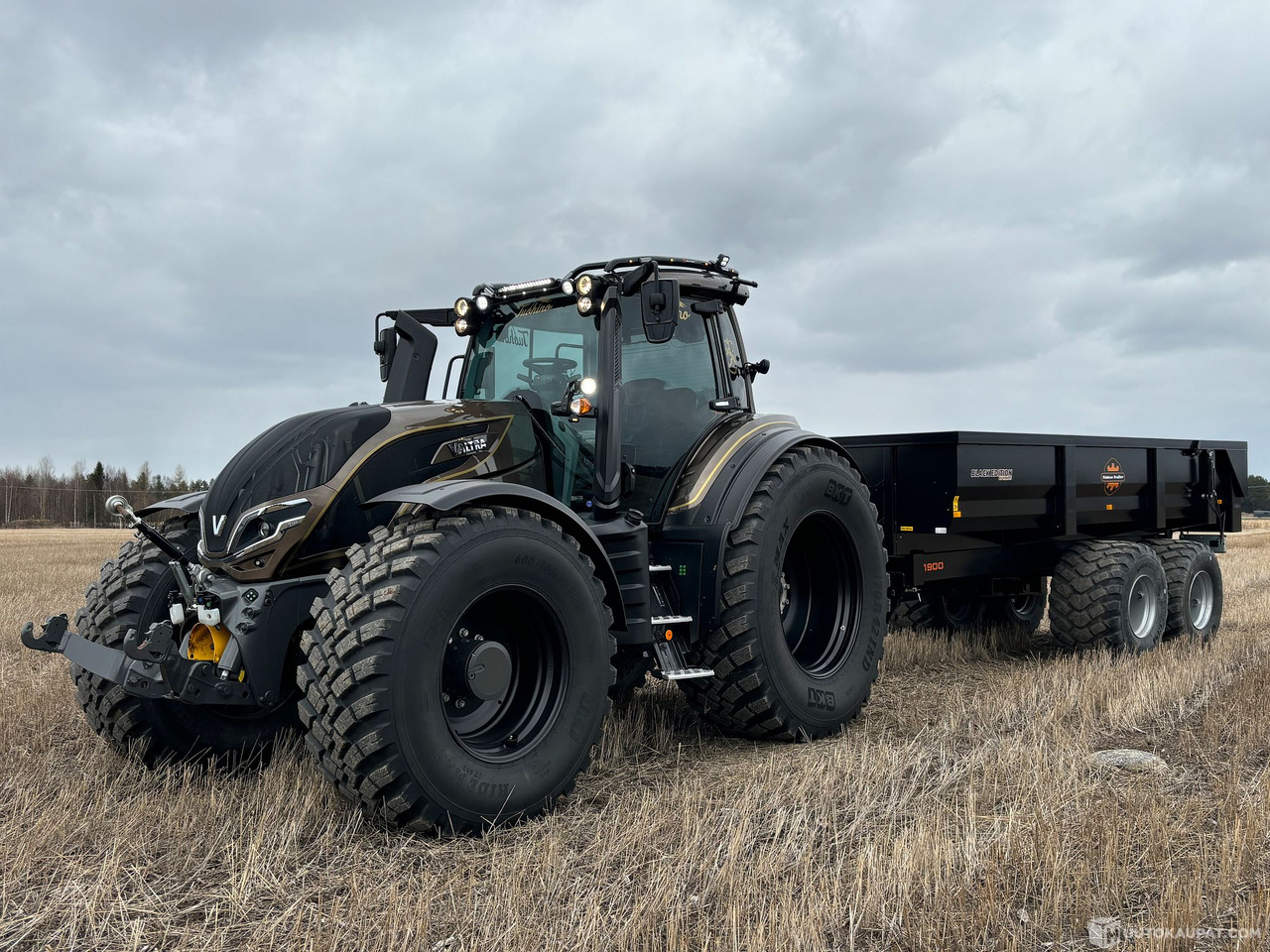 Valtra T 195 + Palmse Trailer, 2024 Tästä kylän komein yhdistelmä!, Kempele - Traktor: obrázok 1 Valtra T 195 + Palmse Trailer, 2024 Tästä kylän komein yhdistelmä!, Kempele - Traktor: obrázok 1