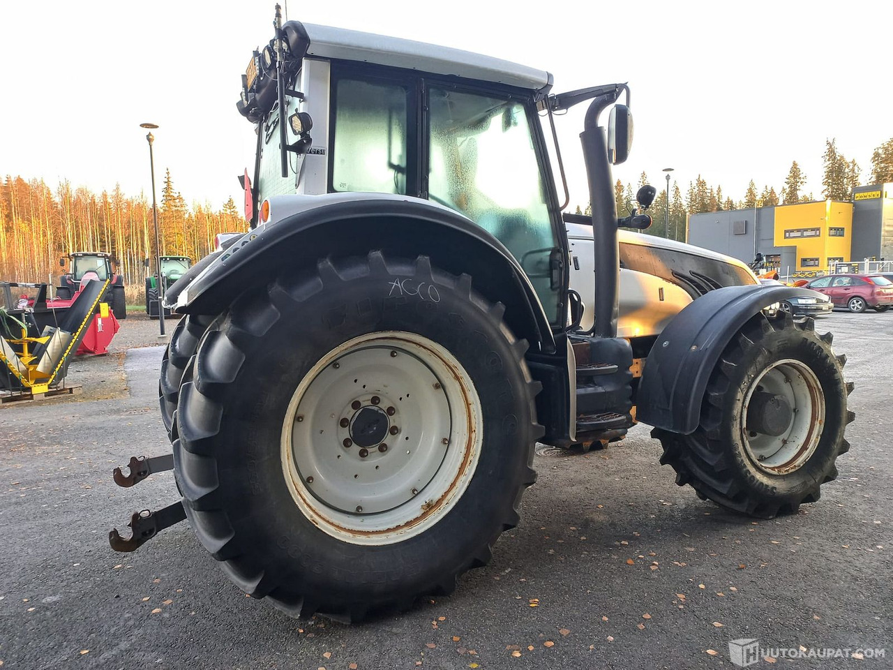 Valtra T213 VERSU, 2013, 11 100 h, Joensuu - Traktor: obrázok 4 Valtra T213 VERSU, 2013, 11 100 h, Joensuu - Traktor: obrázok 4