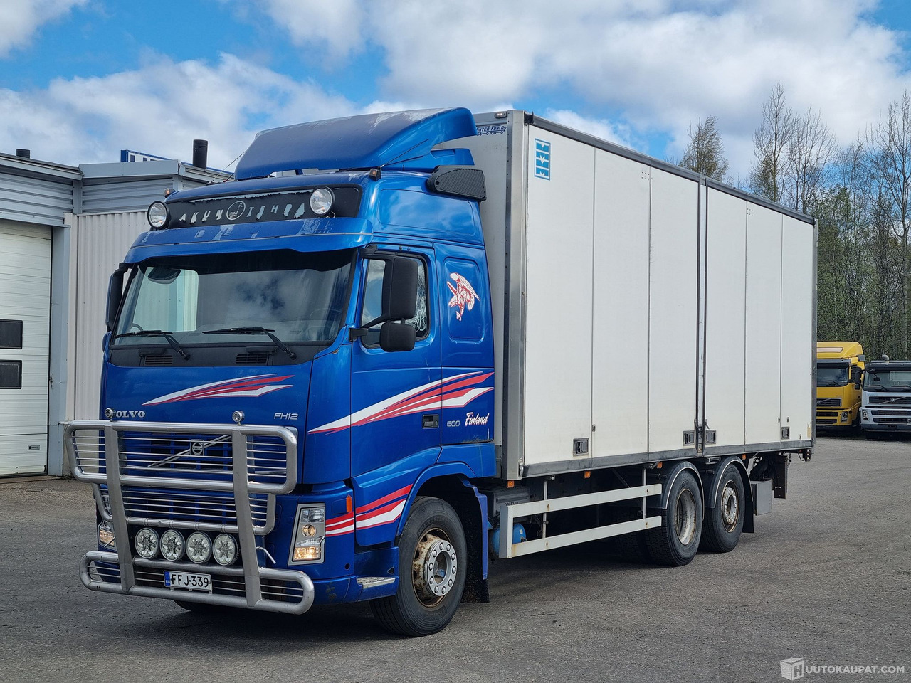 Volvo FH 12 6×2, 2002, Tampere - Skříňový nákladní auto: obrázok 1 Volvo FH 12 6×2, 2002, Tampere - Skříňový nákladní auto: obrázok 1