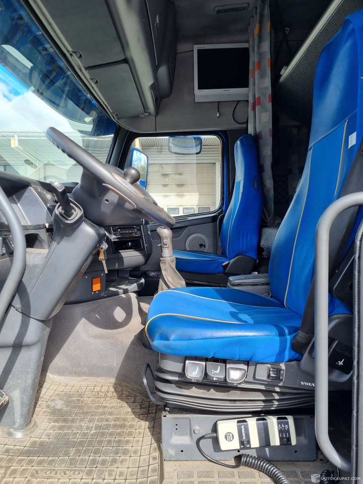 Volvo FH 12 6×2, 2002, Tampere - Skříňový nákladní auto: obrázok 5 Volvo FH 12 6×2, 2002, Tampere - Skříňový nákladní auto: obrázok 5