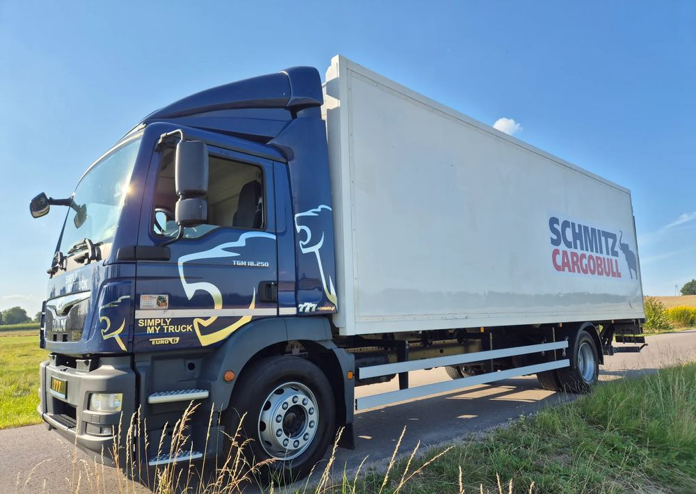 MAN TGM 18.250 Carrier 1950 D/E z Holandii / TOP STAN / 7.5m / 18 palet / winda + drzwi boczne / OKAZJA - Chladirenské nákladné vozidlo: obrázok 3 MAN TGM 18.250 Carrier 1950 D/E z Holandii / TOP STAN / 7.5m / 18 palet / winda + drzwi boczne / OKAZJA - Chladirenské nákladné vozidlo: obrázok 3