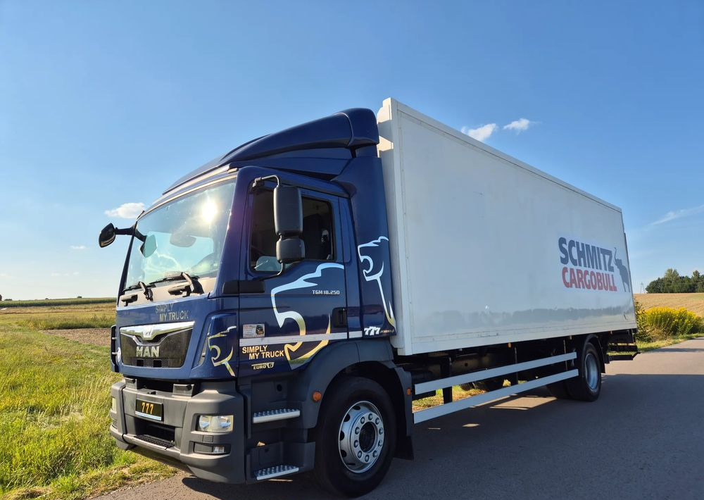 MAN TGM 18.250 Carrier 1950 D/E z Holandii / TOP STAN / 7.5m / 18 palet / winda + drzwi boczne / OKAZJA - Chladirenské nákladné vozidlo: obrázok 5 MAN TGM 18.250 Carrier 1950 D/E z Holandii / TOP STAN / 7.5m / 18 palet / winda + drzwi boczne / OKAZJA - Chladirenské nákladné vozidlo: obrázok 5