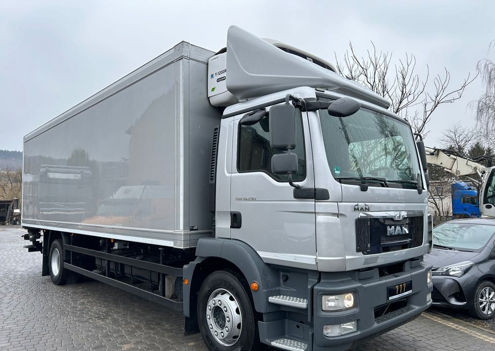 MAN TGM 18.290 TK 1200 R Spectrum THERMO King z Niemiec 8m / 20 palet / winda Klima / OKAZJA - Chladirenské nákladné vozidlo: obrázok 2 MAN TGM 18.290 TK 1200 R Spectrum THERMO King z Niemiec 8m / 20 palet / winda Klima / OKAZJA - Chladirenské nákladné vozidlo: obrázok 2