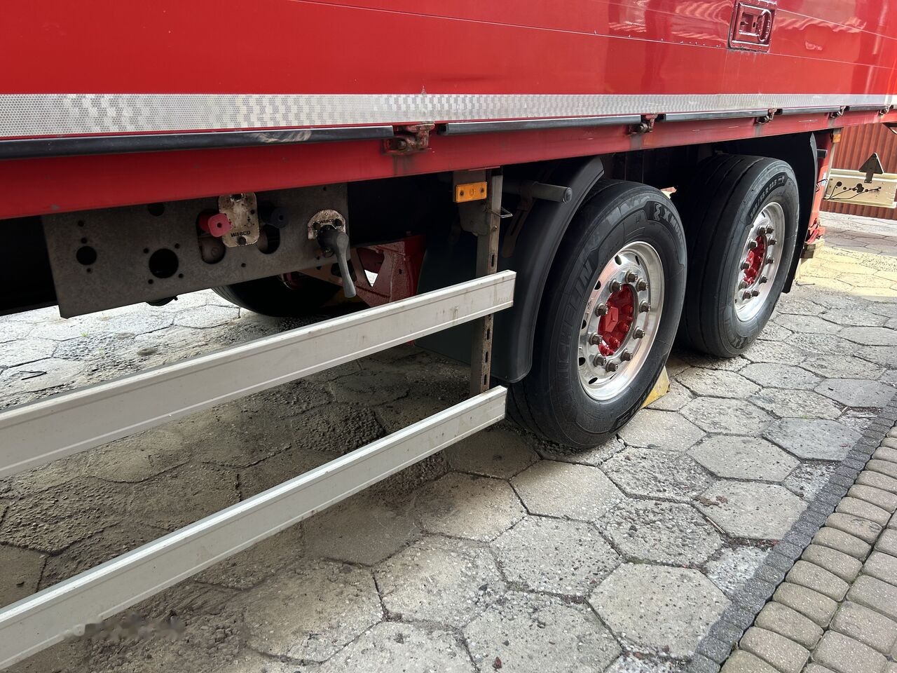 Schmitz Cargobull 7.7m ZINK Mercedes axle ALUWHEELS / TANDEM / OPEN two SIDE - Príves skriňové: obrázok 5 Schmitz Cargobull 7.7m ZINK Mercedes axle ALUWHEELS / TANDEM / OPEN two SIDE - Príves skriňové: obrázok 5