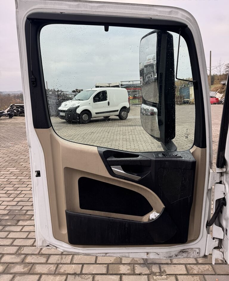 Mercedes-Benz ACTROS MP 4 LEWE truck - Dvere a diely pre Nákladné auto: obrázok 3 Mercedes-Benz ACTROS MP 4 LEWE truck - Dvere a diely pre Nákladné auto: obrázok 3