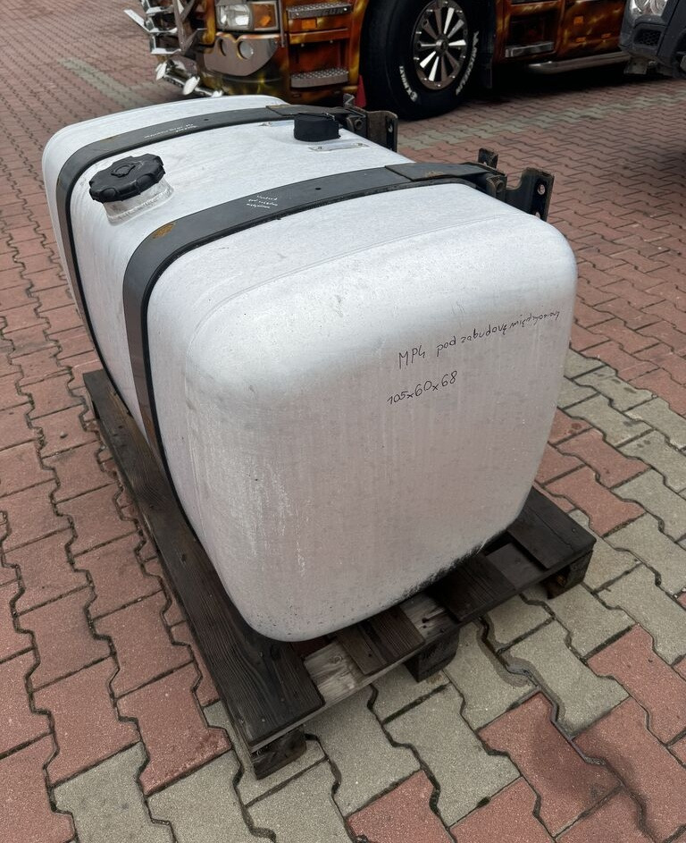 Mercedes-Benz ACTROS MP 430L Mercedes-Benz ACTROS MP 4 truck - Palivová nádrž pre Nákladné auto: obrázok 4 Mercedes-Benz ACTROS MP 430L Mercedes-Benz ACTROS MP 4 truck - Palivová nádrž pre Nákladné auto: obrázok 4