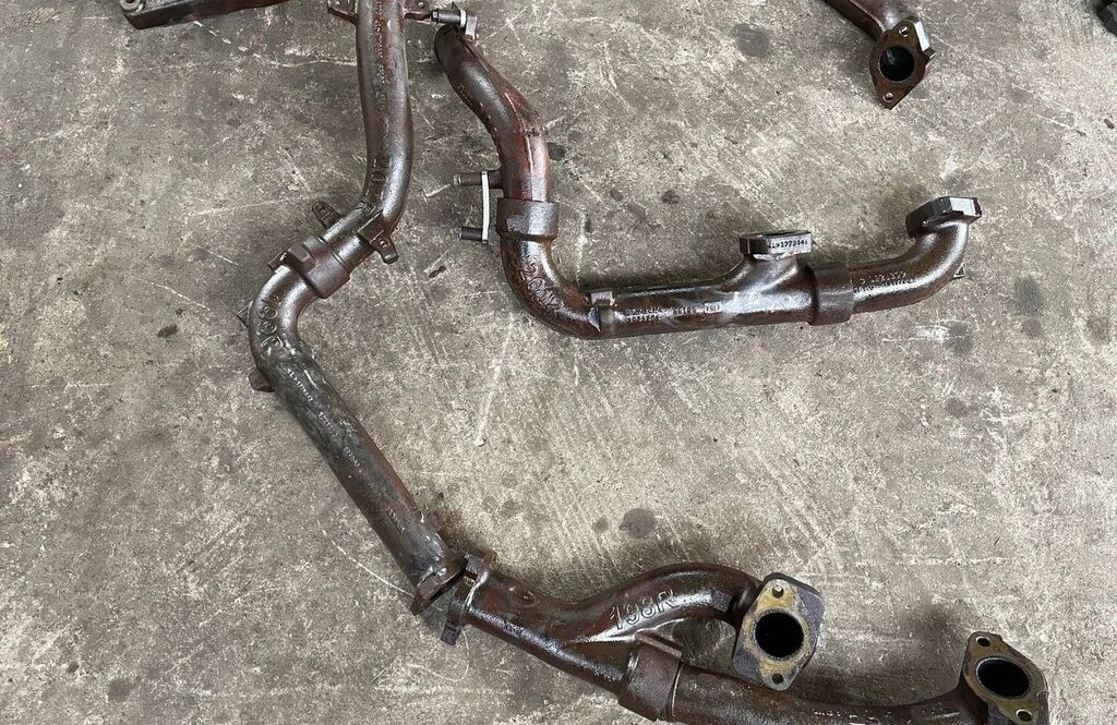 Scania R 730 V8 1906965 Scania R 730 V8 1906965 truck - Výfukový zvod pre Nákladné auto: obrázok 3 Scania R 730 V8 1906965 Scania R 730 V8 1906965 truck - Výfukový zvod pre Nákladné auto: obrázok 3