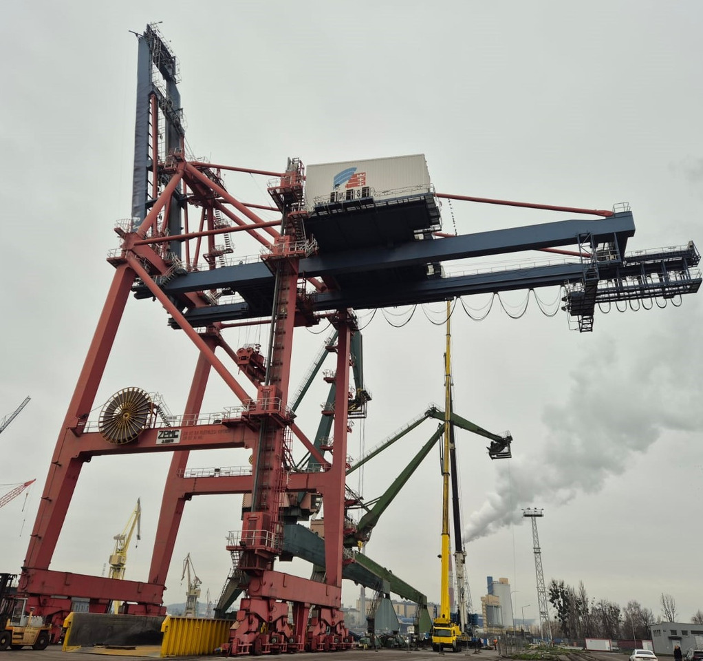 ZPMC STS crane - Prístavné zariadenie: obrázok 1 ZPMC STS crane - Prístavné zariadenie: obrázok 1