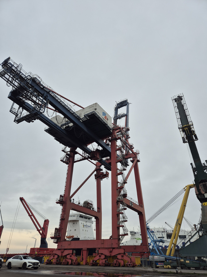 ZPMC STS crane - Prístavné zariadenie: obrázok 2 ZPMC STS crane - Prístavné zariadenie: obrázok 2