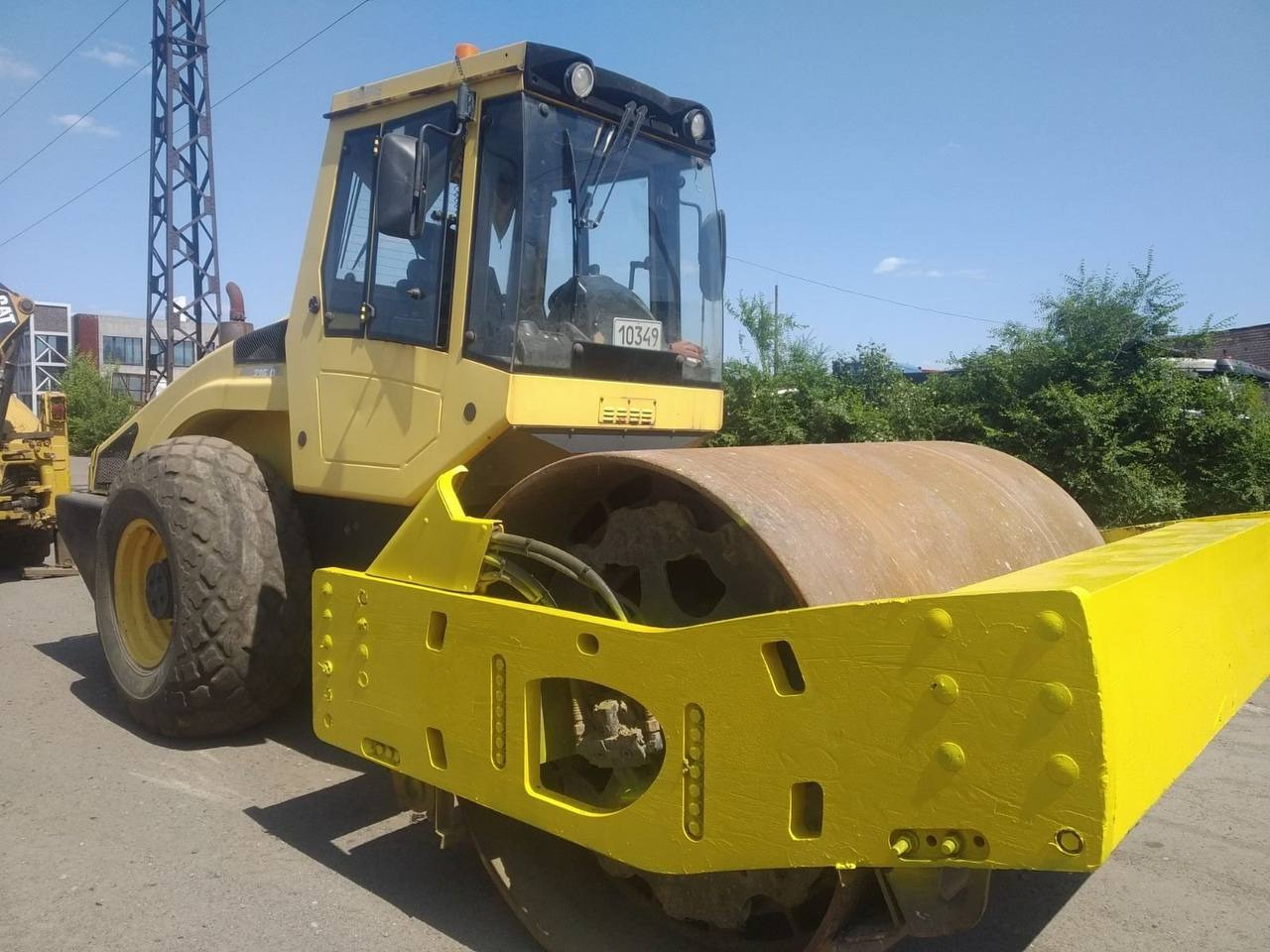 BOMAG BW 216 DH-4 - Kompaktor: obrázok 1 BOMAG BW 216 DH-4 - Kompaktor: obrázok 1