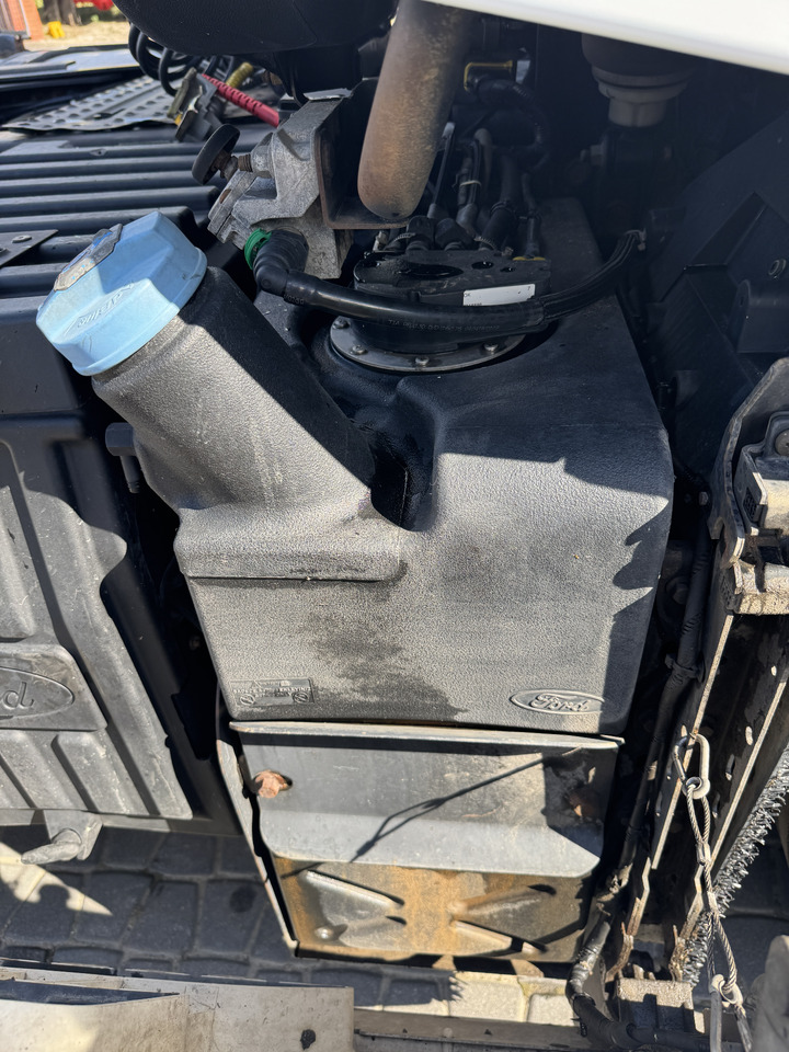 Ford F-Max Cargo - Nádrž na AdBlue: obrázok 1 Ford F-Max Cargo - Nádrž na AdBlue: obrázok 1