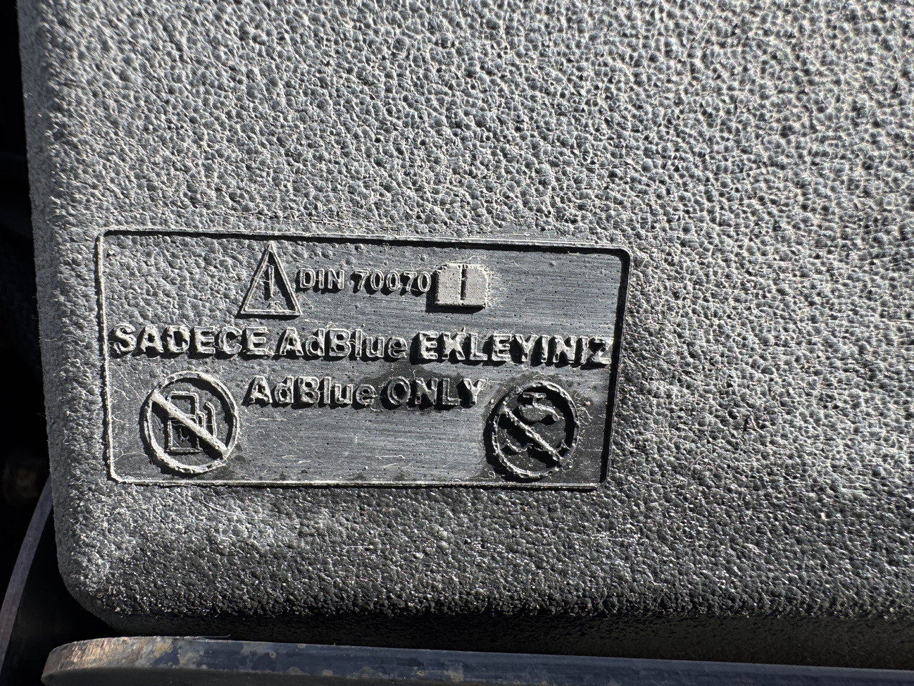 Ford F-Max Cargo - Nádrž na AdBlue: obrázok 3 Ford F-Max Cargo - Nádrž na AdBlue: obrázok 3