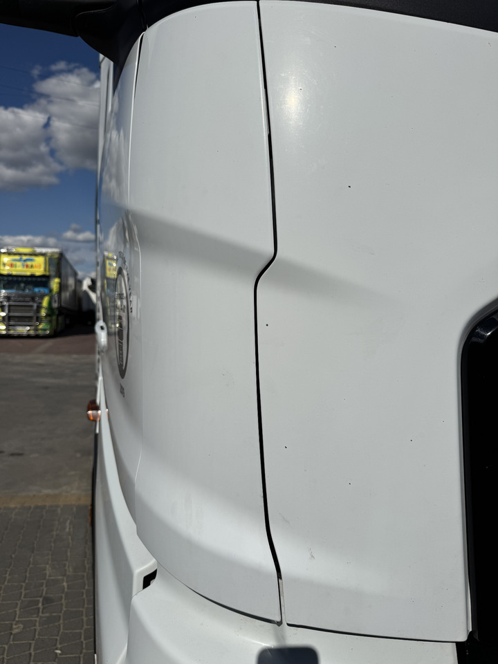 Ford F-Max - Roh nárazníka: obrázok 2 Ford F-Max - Roh nárazníka: obrázok 2