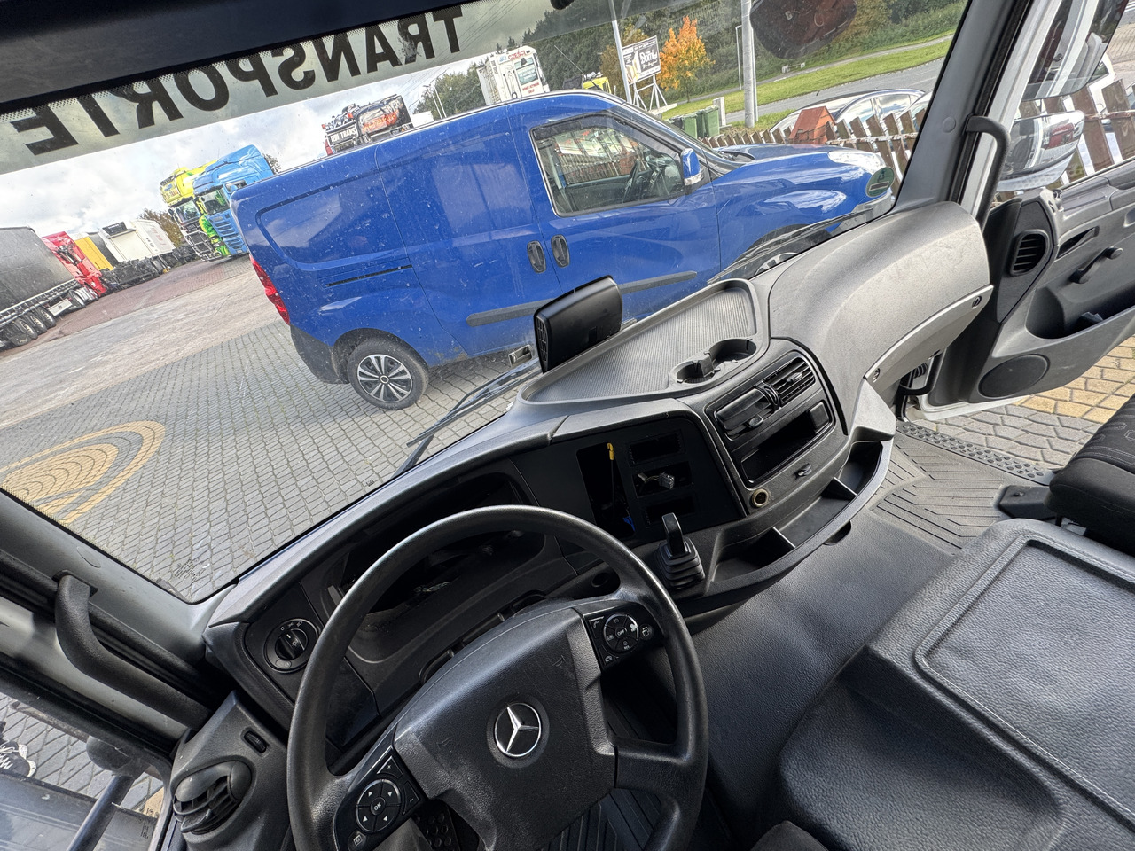 Mercedes Atego Axor - Kabína a interiér: obrázok 1 Mercedes Atego Axor - Kabína a interiér: obrázok 1