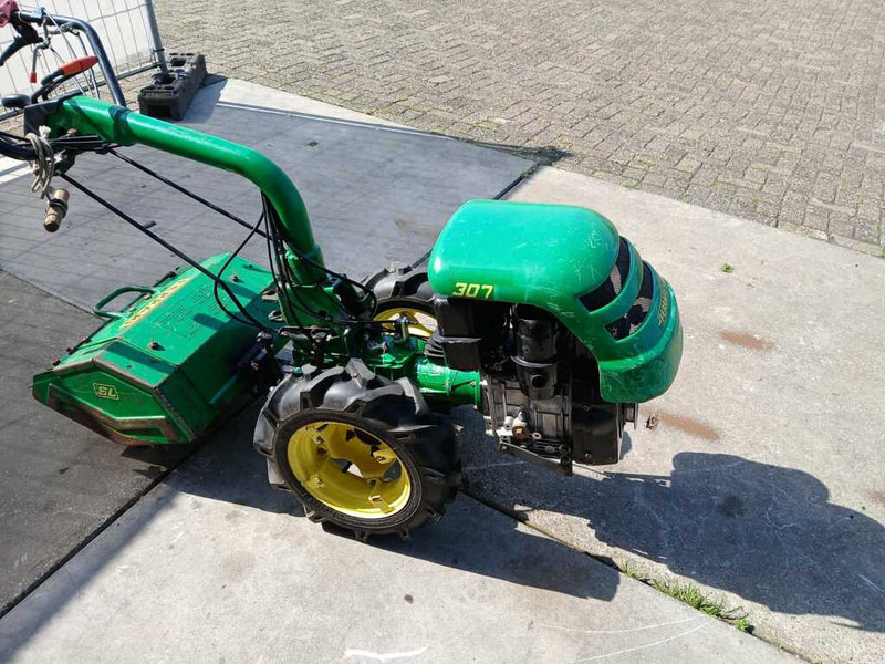 Ferrari 307 - Kompaktný traktor: obrázok 3 Ferrari 307 - Kompaktný traktor: obrázok 3