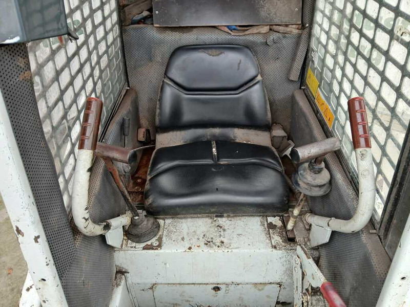 Gehl 1640 - Šmykom riadený nakladač: obrázok 3 Gehl 1640 - Šmykom riadený nakladač: obrázok 3