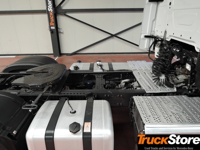Mercedes-Benz Actros 1845 LS - Ťahač: obrázok 2 Mercedes-Benz Actros 1845 LS - Ťahač: obrázok 2
